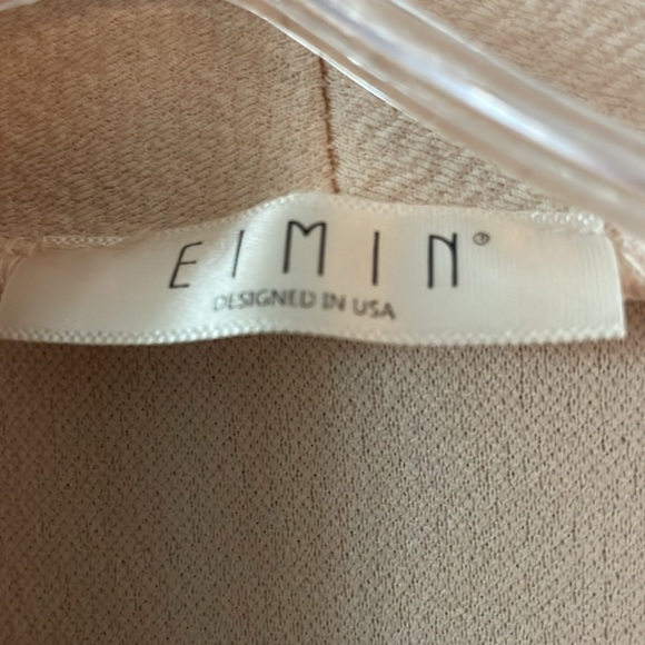 Gorgeous, crêpe style cropped Balzer - Picture 8 of 10